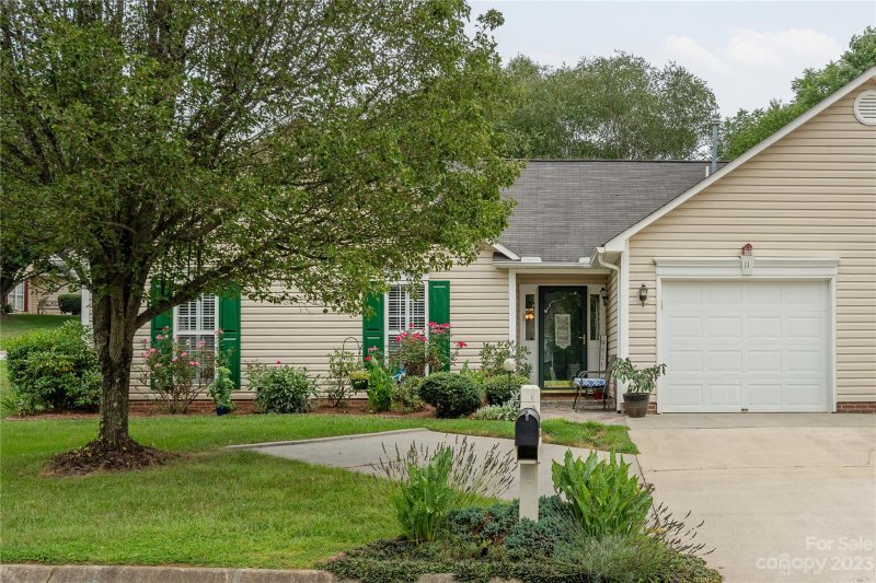 Property image 4 at 11 Red Barn Lane, Fletcher, NC 28732