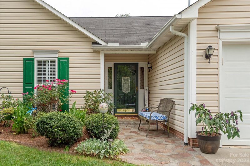 Property image 5 at 11 Red Barn Lane, Fletcher, NC 28732