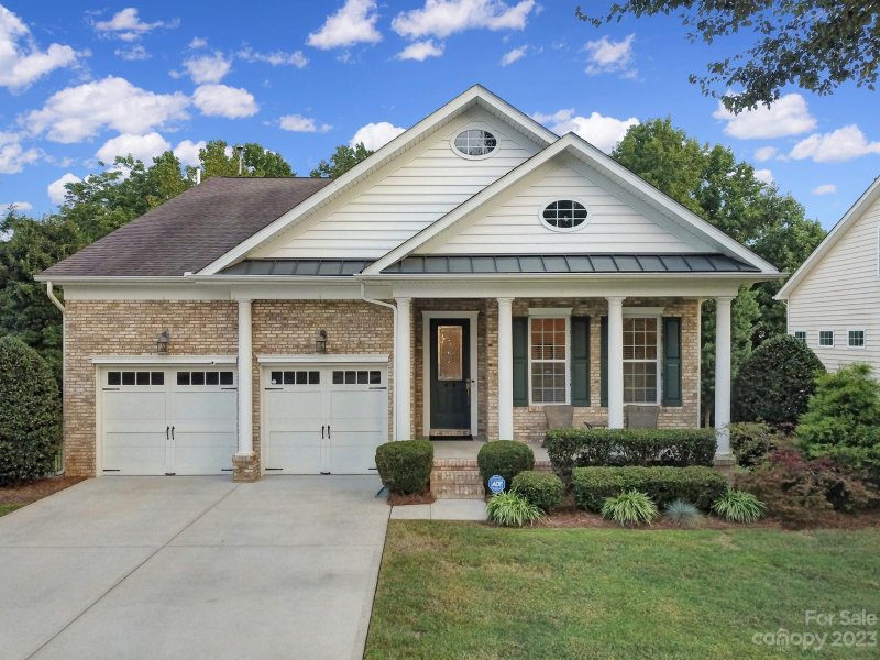 818 Treasure Court
