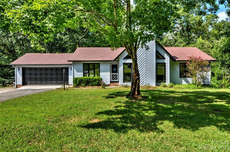 2605 Bobwhite Circle