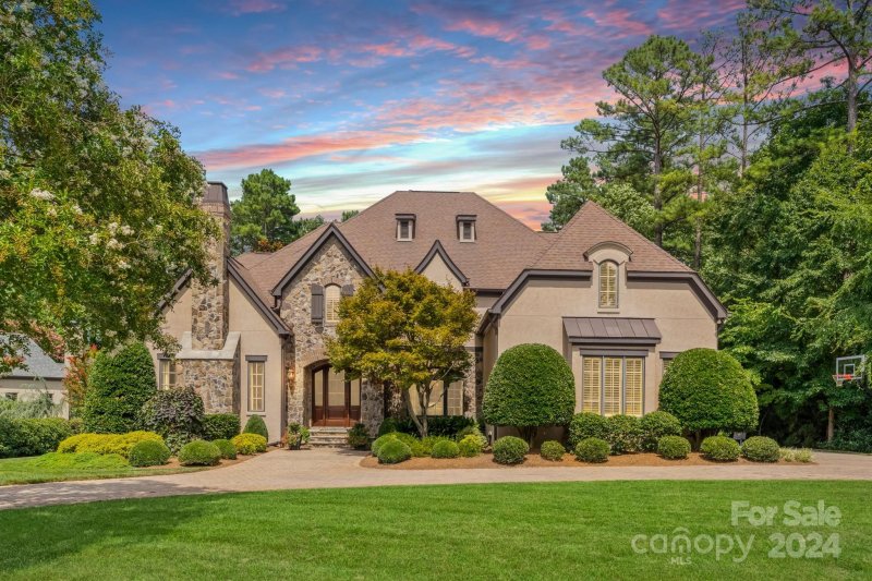 3021 Kings Manor Drive