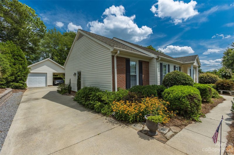 Property image 4 at 1410 Georgetowne Drive, Gastonia, NC 28054