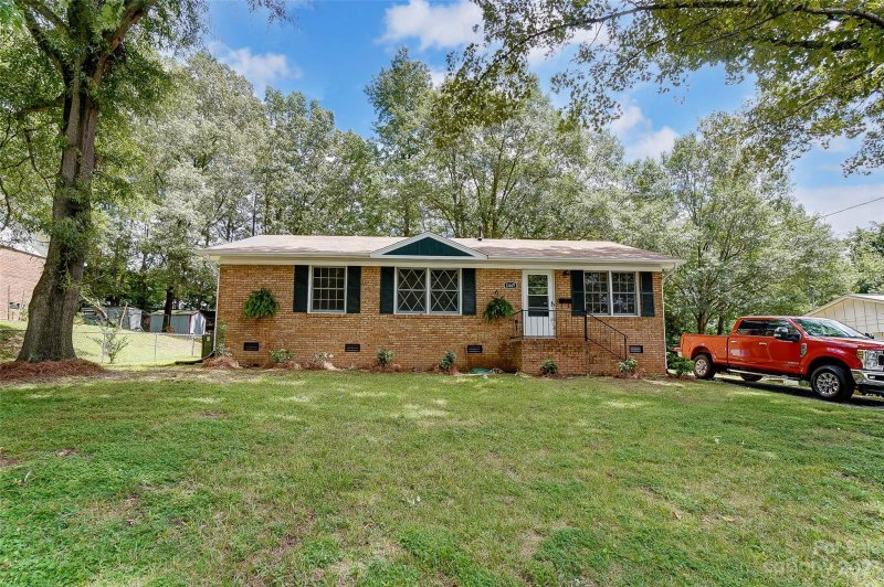 Property image 2 at 1447 Green Circle Drive, Gastonia, NC 28054