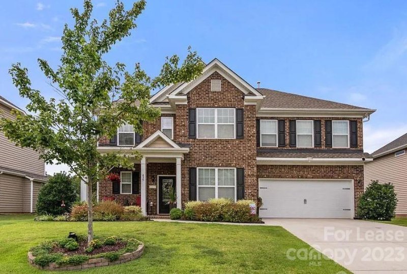 435 Castlebury Court