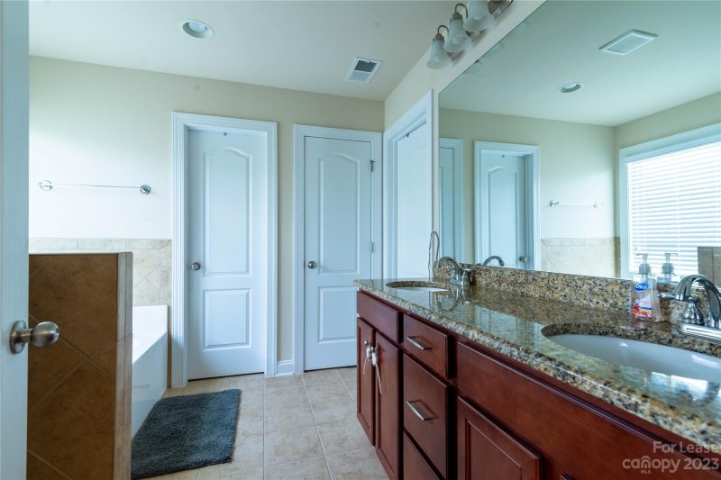 Property image 5 at 435 Castlebury Court, Clover, SC 29710