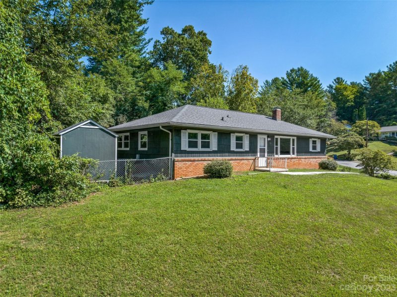 Property image 3 at 25 Pinehurst Road, Asheville, NC 28805