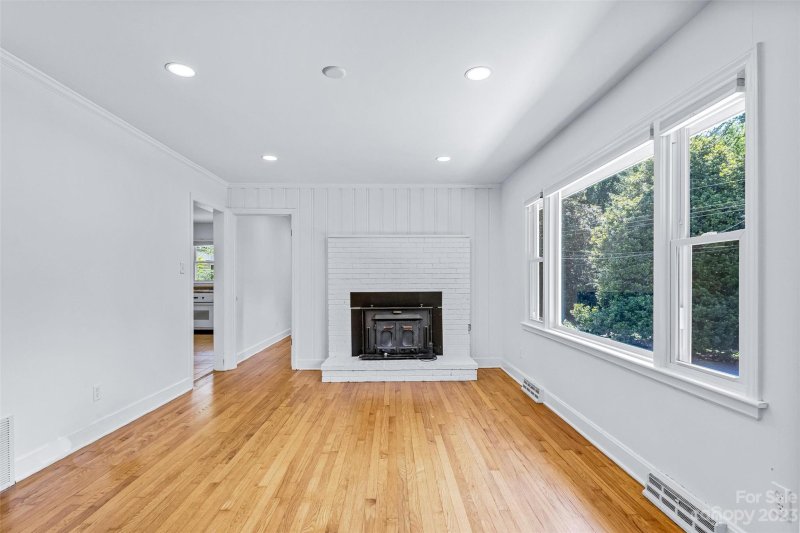 Property image 5 at 25 Pinehurst Road, Asheville, NC 28805