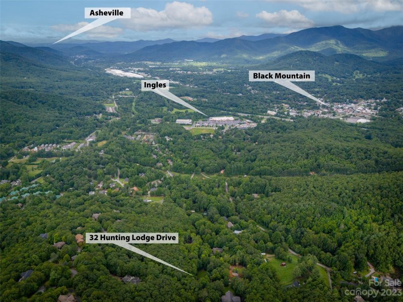 Property image 3 at 32 Hunting Lodge Drive, Black Mountain, NC 28711