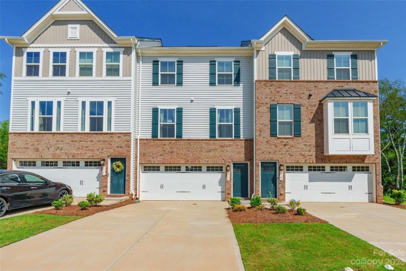 2564 Grantham Place