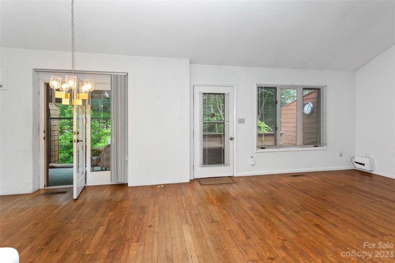 Property image 5 at 503 Woodfield Drive, Asheville, NC 28803