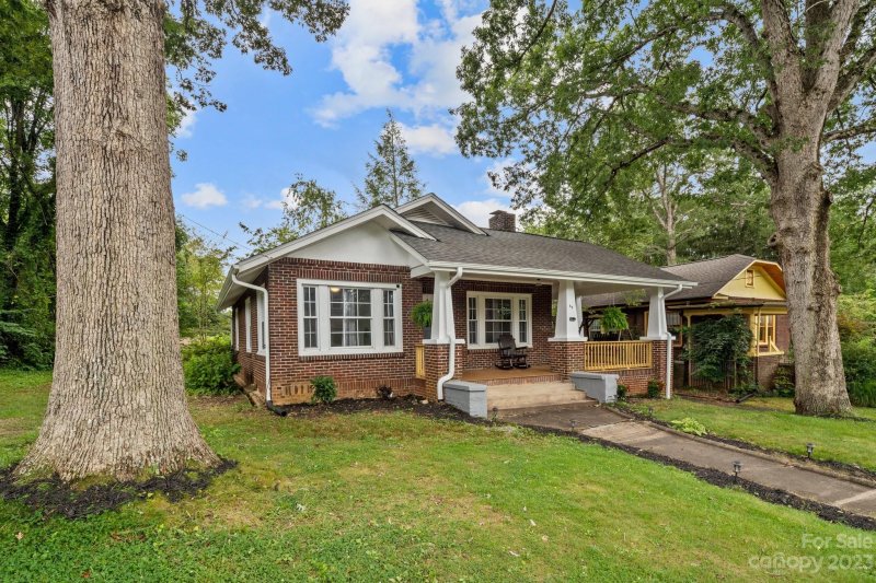 Property image 3 at 89 Winston Avenue, Asheville, NC 28803