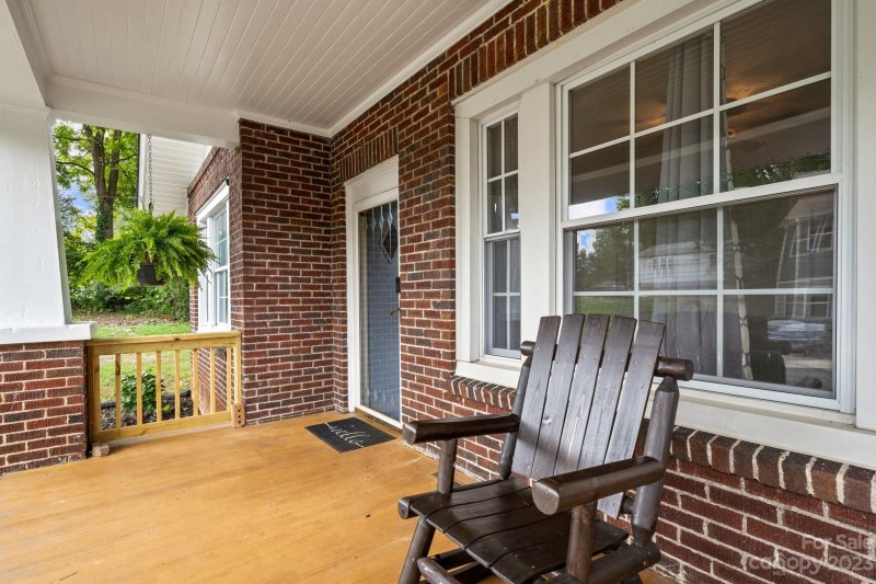 Property image 4 at 89 Winston Avenue, Asheville, NC 28803