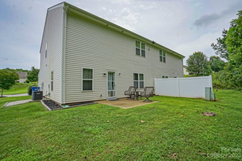 Property image 4 at 113 Woodbridge Circle, Mount Holly, NC 28120