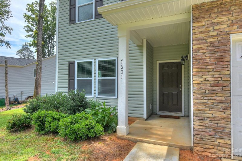 Property image 2 at 7601 Denbur Drive, Charlotte, NC 28215