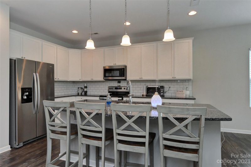 Property image 4 at 7601 Denbur Drive, Charlotte, NC 28215