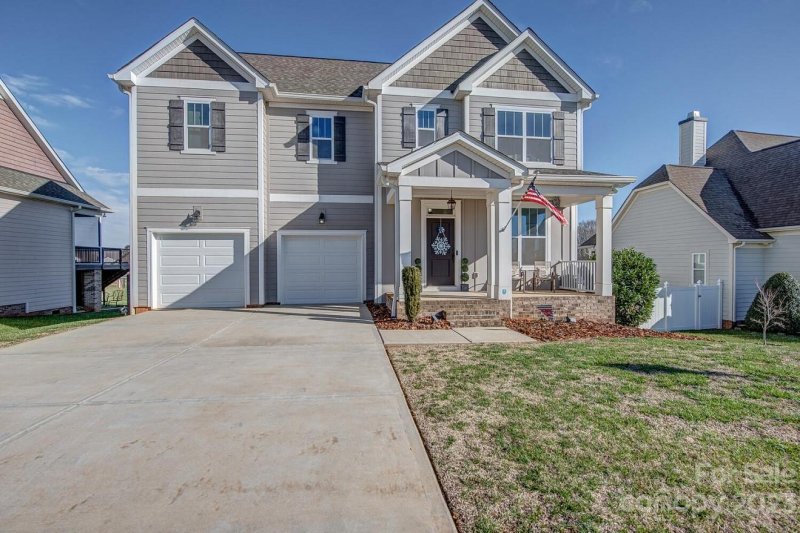 247 Pinnacle Crossing