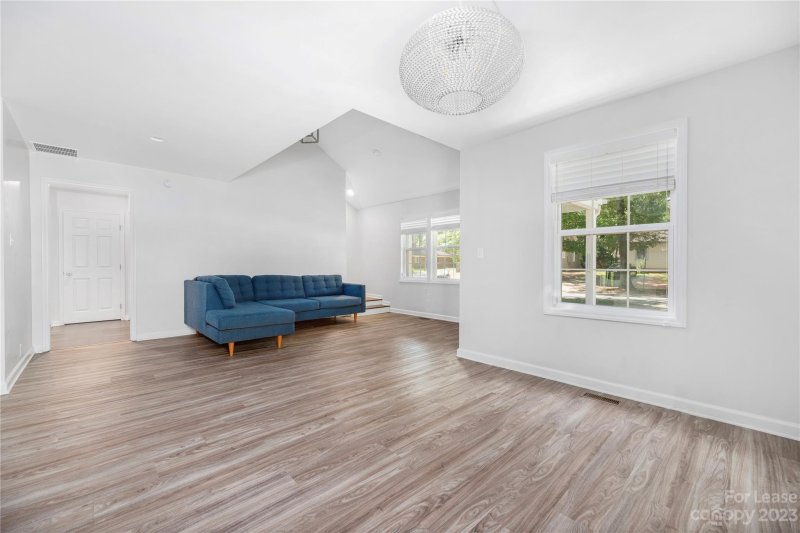 Property image 4 at 404 Keswick Avenue, Charlotte, NC 28206