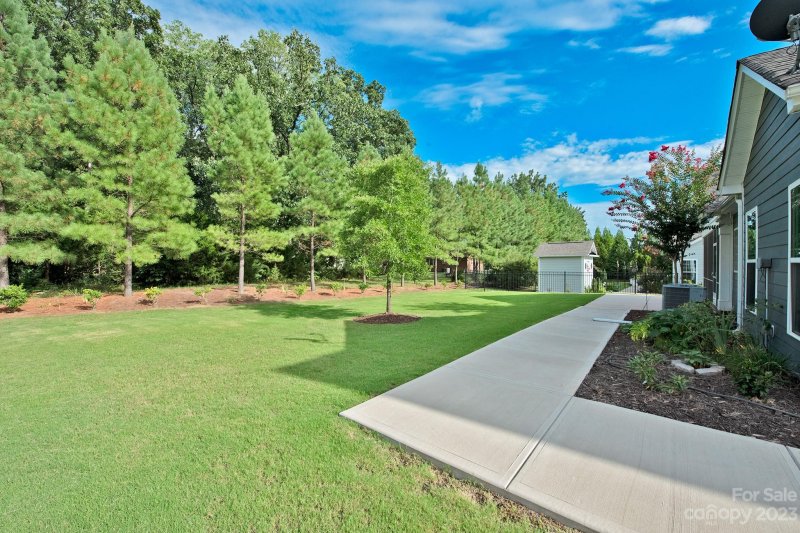 Property image 4 at 15922 Bellington Drive, Huntersville, NC 28078