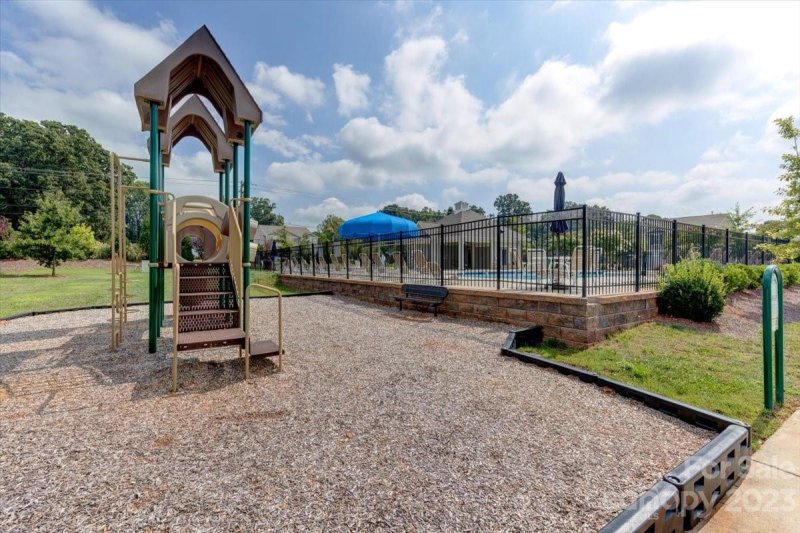 Property image 3 at 1617 Savory Lane, Charlotte, NC 28216