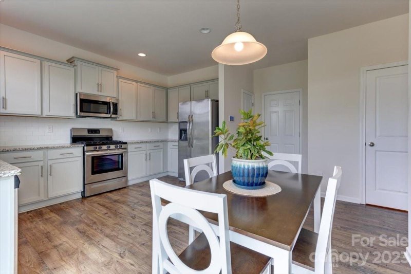 Property image 4 at 1617 Savory Lane, Charlotte, NC 28216