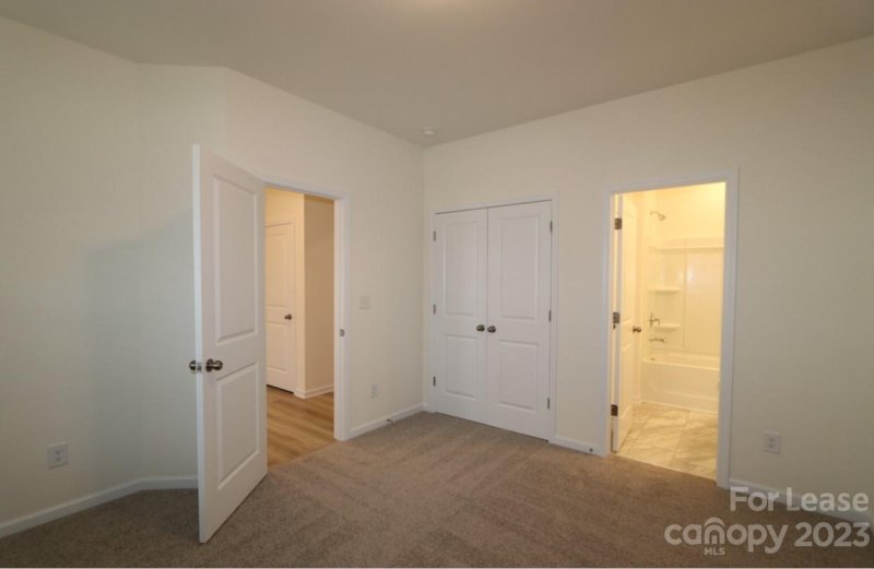 Property image 5 at 5116 Puclerton Drive, Charlotte, NC 28215