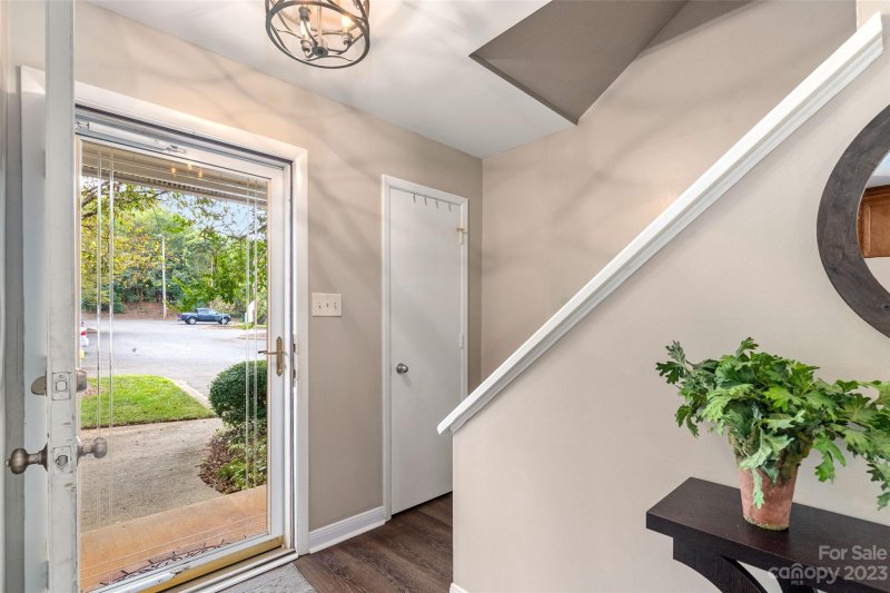 Property image 2 at 816 Sardis Cove Drive, Charlotte, NC 28270