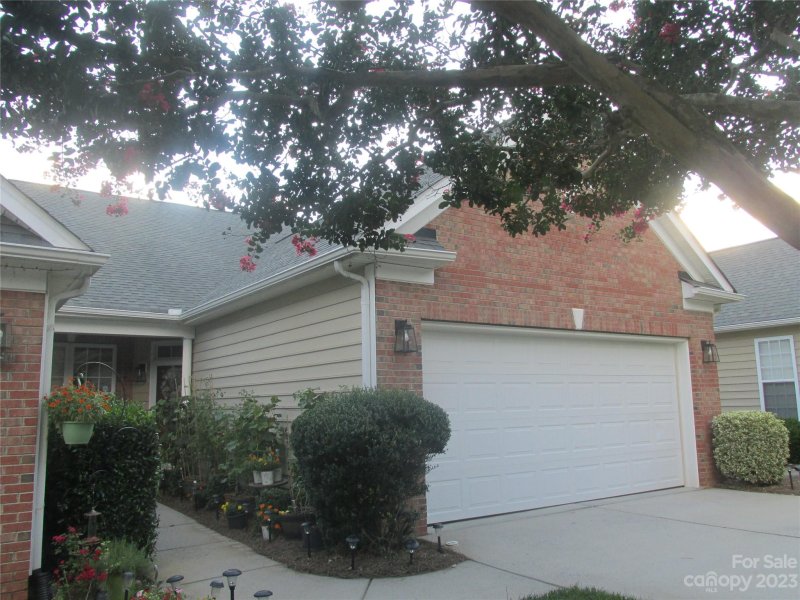 1664 Onyx Ridge