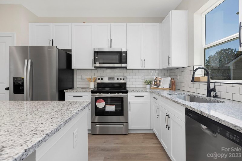 Property image 2 at 5723 Wallace Cabin Drive, Charlotte, NC 28212