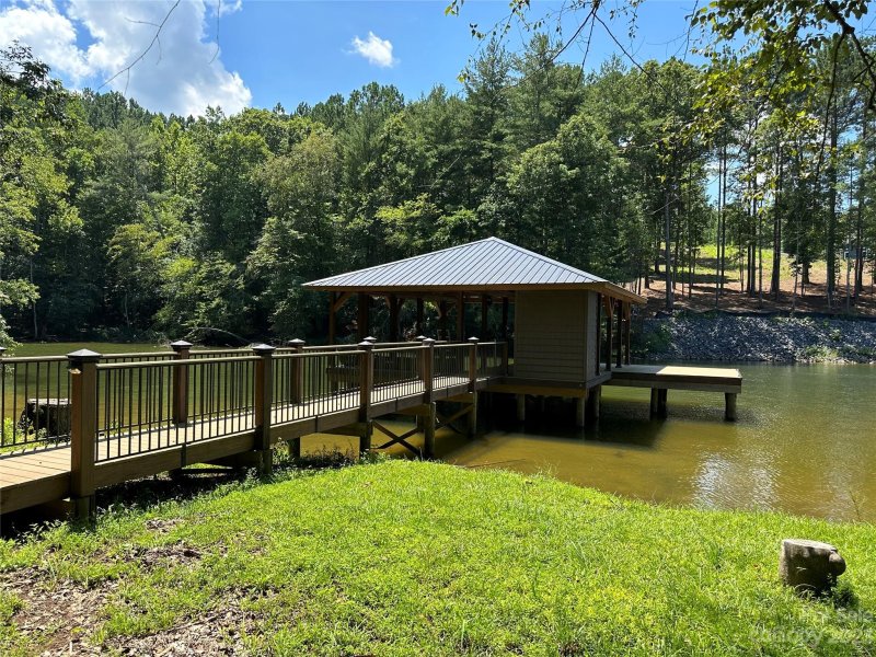 Property image 2 at 1096 Lake Vista Drive, Connelly Springs, NC 28612