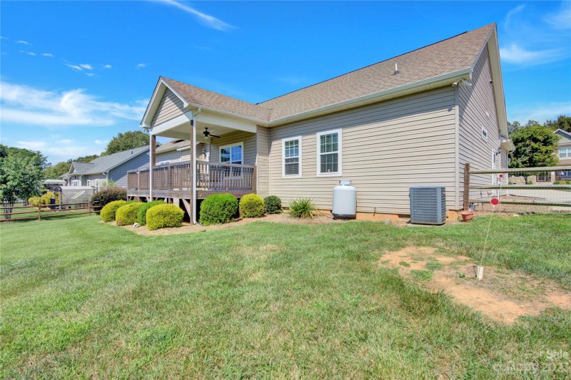 Property image 3 at 172 Wheatfield Drive, Statesville, NC 28677