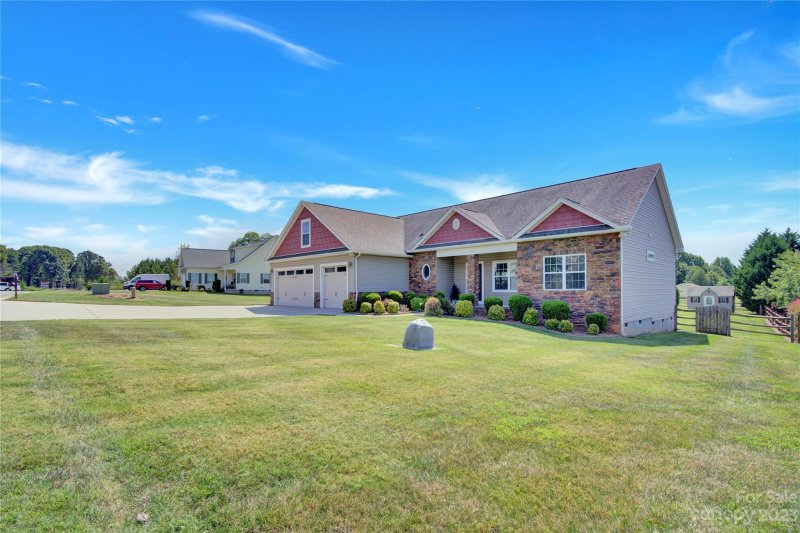 Property image 4 at 172 Wheatfield Drive, Statesville, NC 28677