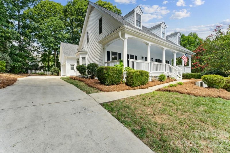 Property image 4 at 19119 Southport Drive, Cornelius, NC 28031