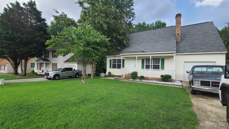 Property image 2 at 2521 Sloan Drive, Charlotte, NC 28208