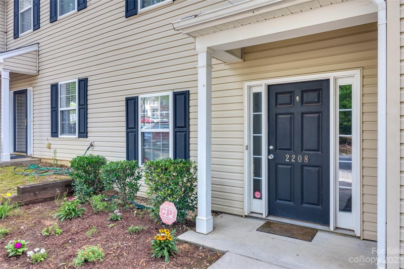 Property image 2 at 2208 Winthrop Chase Drive, Charlotte, NC 28212