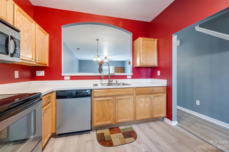 Property image 5 at 2208 Winthrop Chase Drive, Charlotte, NC 28212