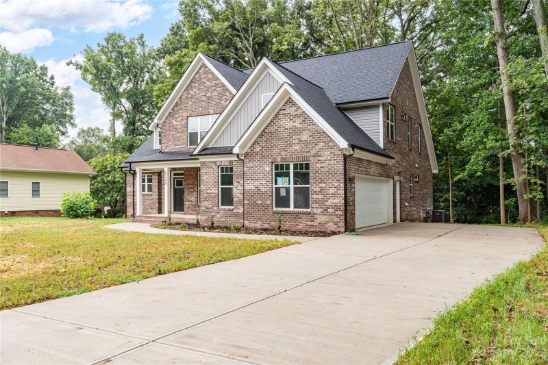 Property image 3 at 8209 Bella Vista Court, Charlotte, NC 28216