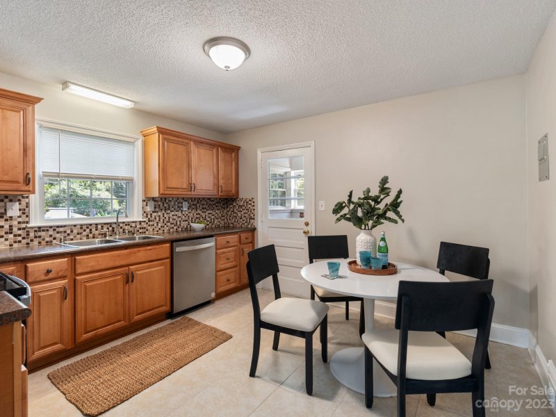 Property image 2 at 2960 Enfield Road, Charlotte, NC 28205