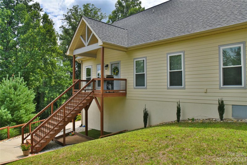 Property image 2 at 75 Wind Stone Drive, Asheville, NC 28804