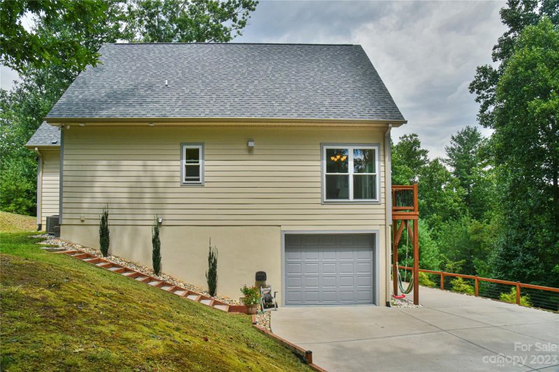 Property image 5 at 75 Wind Stone Drive, Asheville, NC 28804