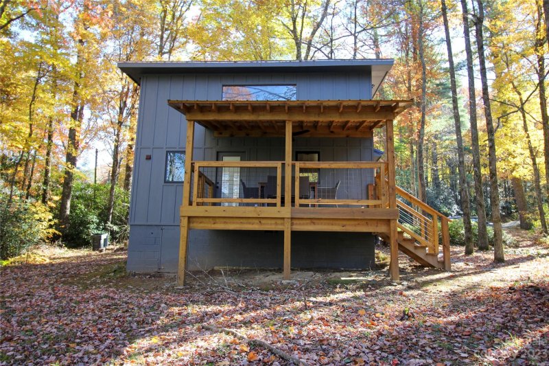 Property image 4 at 6622 Gingercake Road, Newland, NC 28657