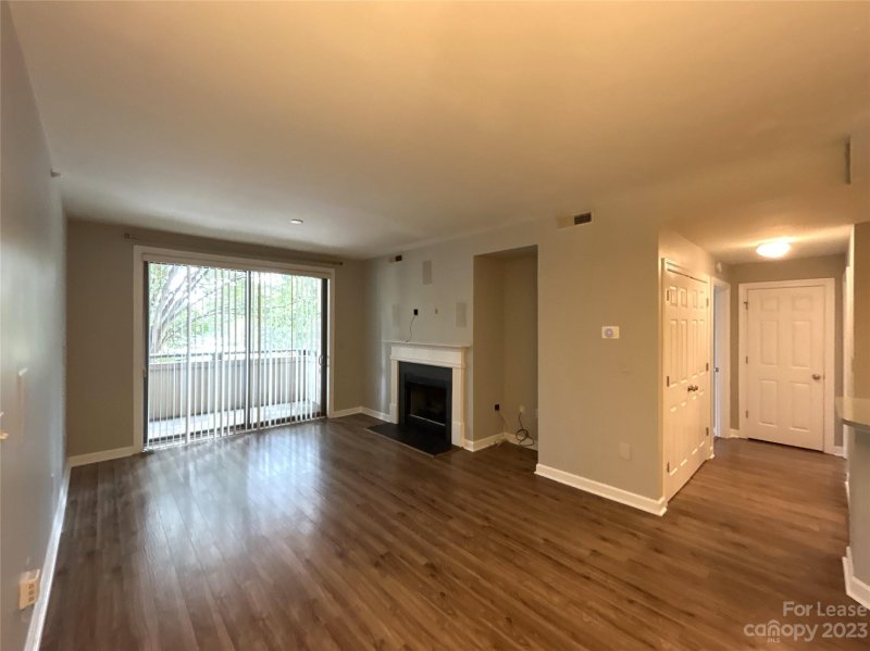 Property image 3 at 718 W Trade Street, Charlotte, NC 28202
