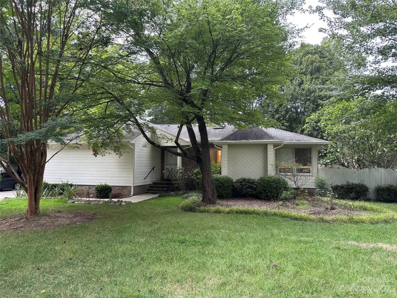 Property image 3 at 10508 Knox Avenue, Matthews, NC 28105