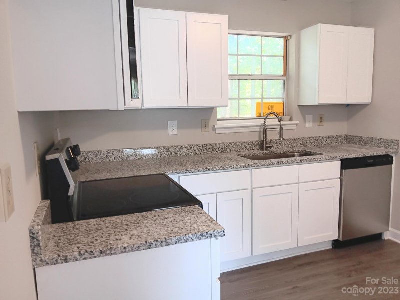 Property image 2 at 998 Southland Drive, Rock Hill, SC 29730