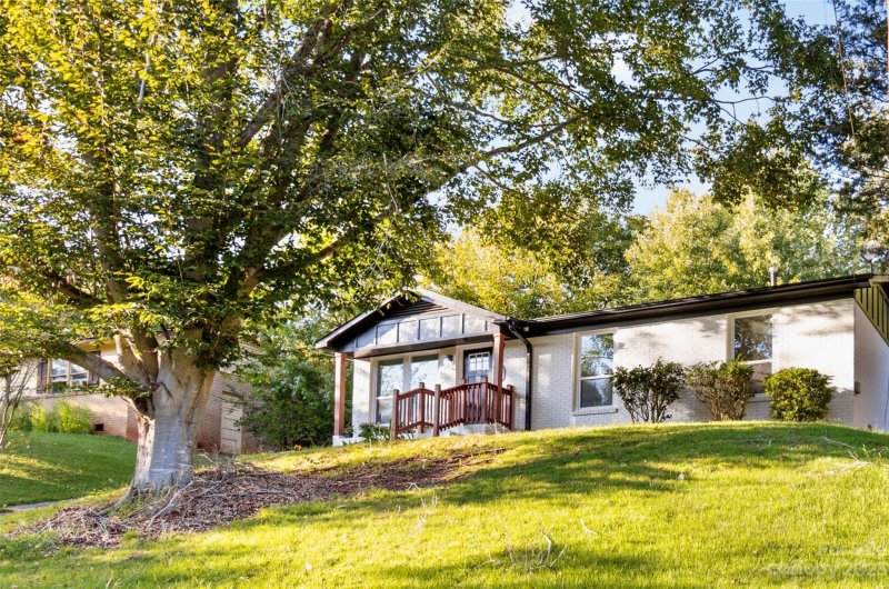 Property image 2 at 706 Dunbrook Lane, Charlotte, NC 28217