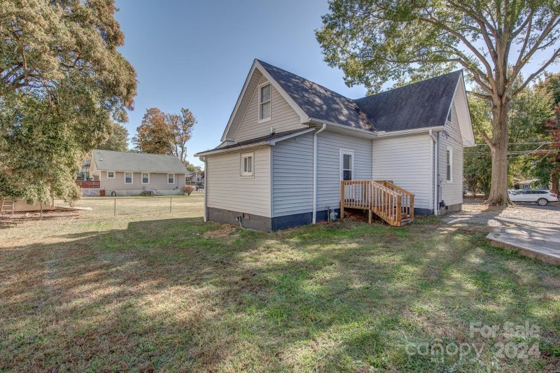Property image 3 at 1122 W 4th Avenue, Gastonia, NC 28052