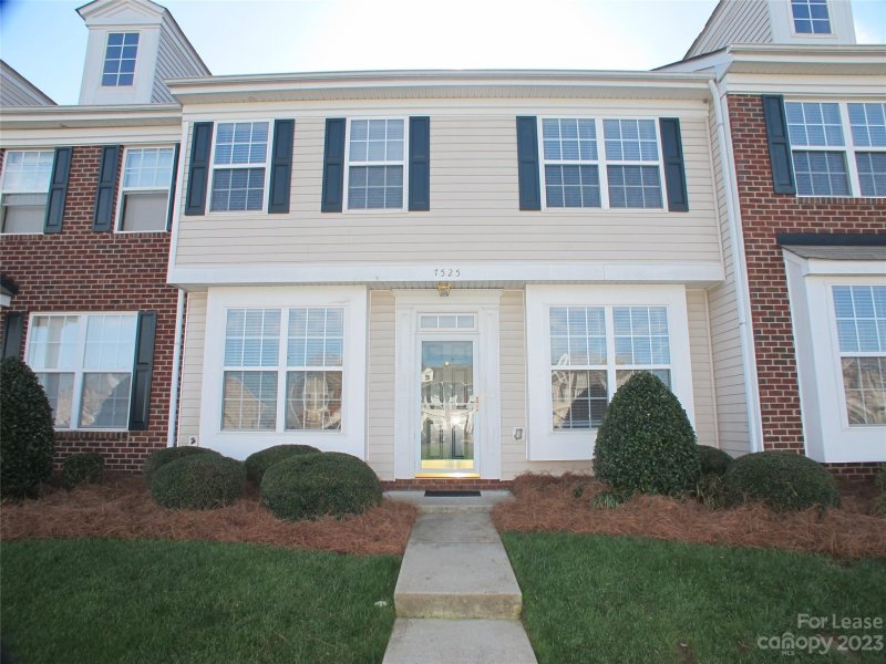 7525 Bluff Point Lane