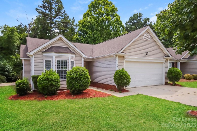 Property image 3 at 5618 Waverly Lynn Lane, Charlotte, NC 28269