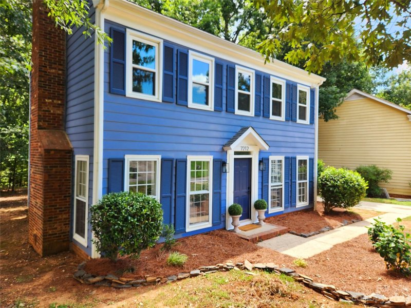 Property image 2 at 7212 Canyon Drive, Charlotte, NC 28262