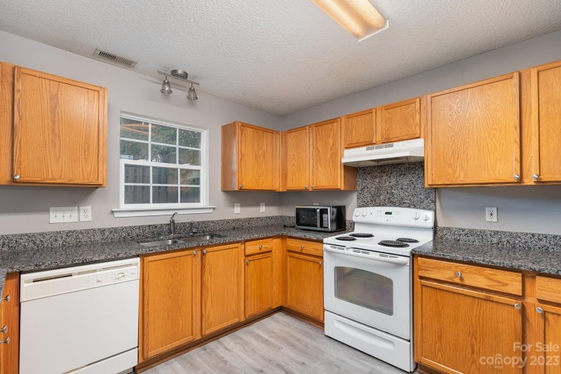 Property image 4 at 1067 Valley Forge Drive, Clover, SC 29710