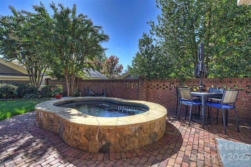 Property image 4 at 3310 Indian Meadows Lane, Charlotte, NC 28210